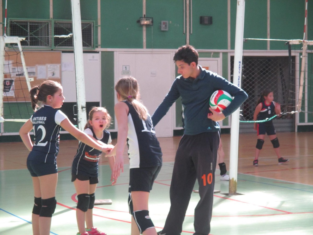 gal/saison 2015-2016/poussines_-_plateau/701989_10154637426783272_2900353455306650779_o.jpg